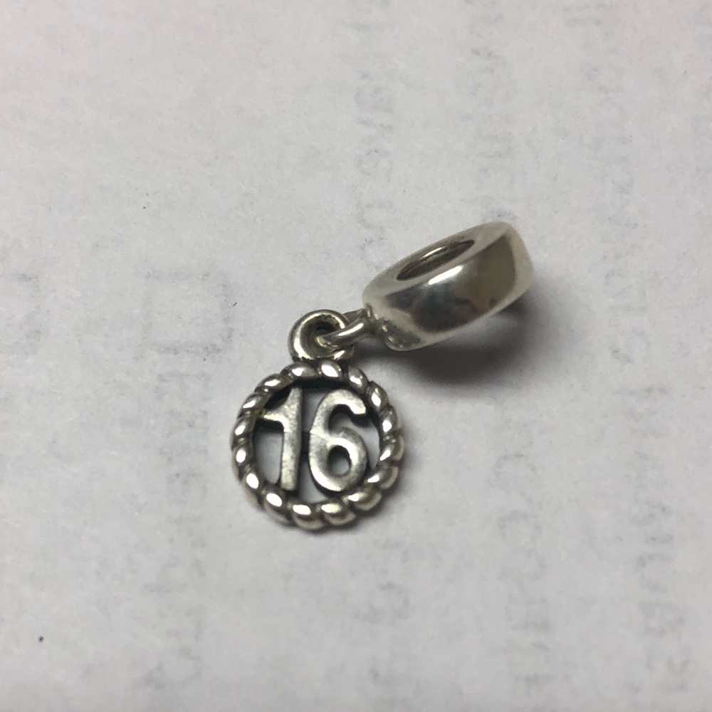 Pandora dangle 16 charm